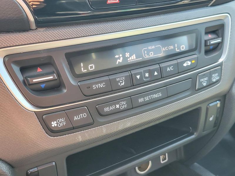 2022 Honda Ridgeline RTL-E photo 17