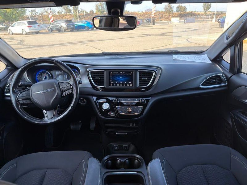 Used 2019 Chrysler Pacifica Touring PlusImage 18