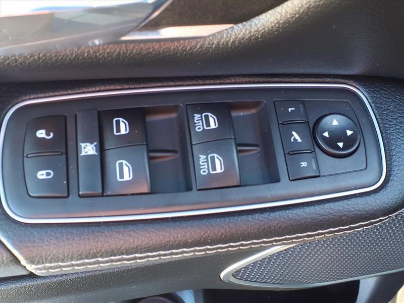 Used 2021 RAM 1500 LaramieImage 16