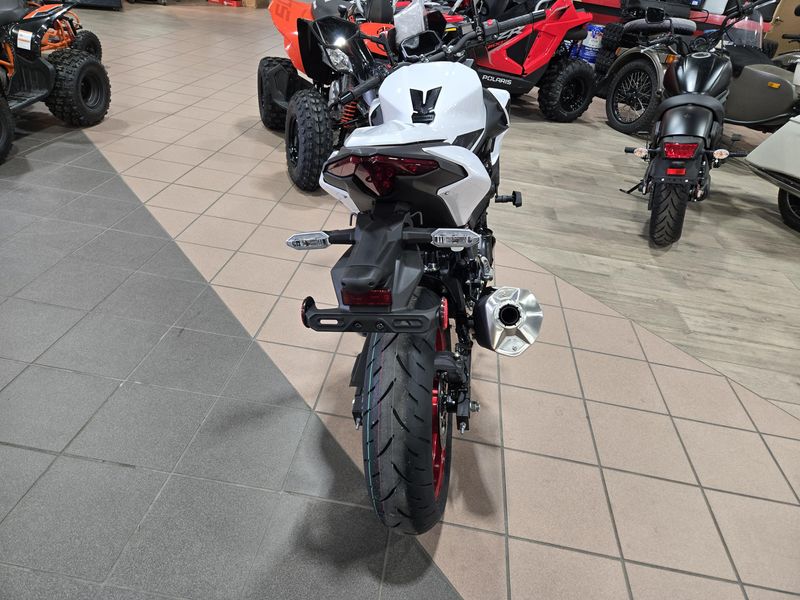 NEW 2026 KAWASAKI Z500 SE ABS Image 8