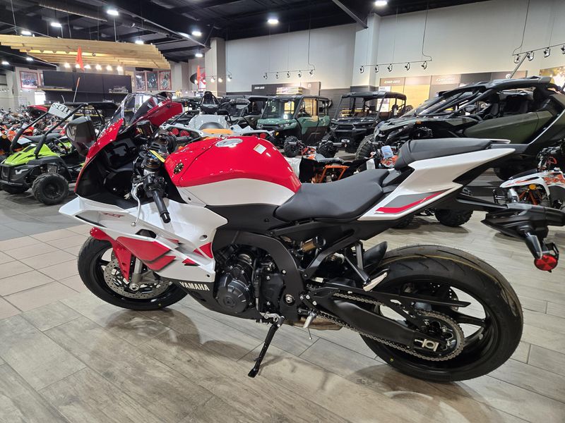NEW 2026 YAMAHA YZFR9 70TH ANNIVERSARY EDITION Image 4
