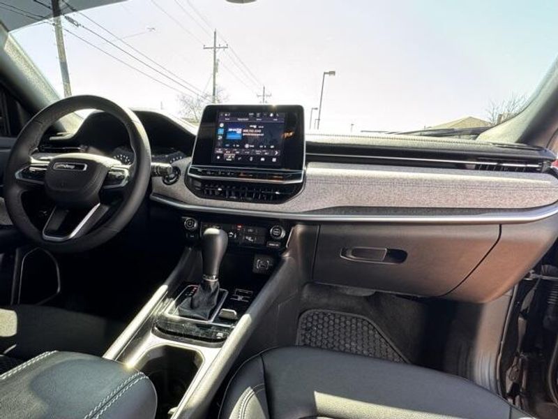 Used 2025 Jeep Compass LatitudeImage 13