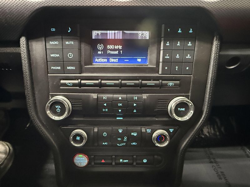 Used 2017 Ford Mustang Image 24