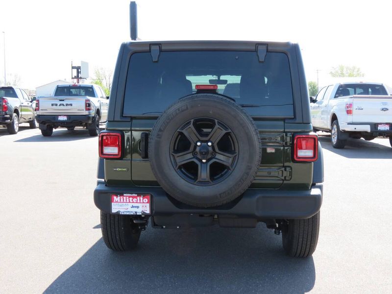 2022 Jeep Wrangler Unlimited Sport 4x4 4dr SUVImage 3