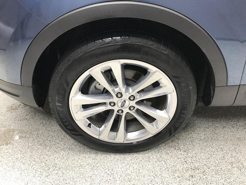 2018 Ford Explorer XLTImage 2