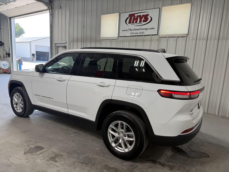 Used 2024 Jeep Grand Cherokee Laredo XImage 14