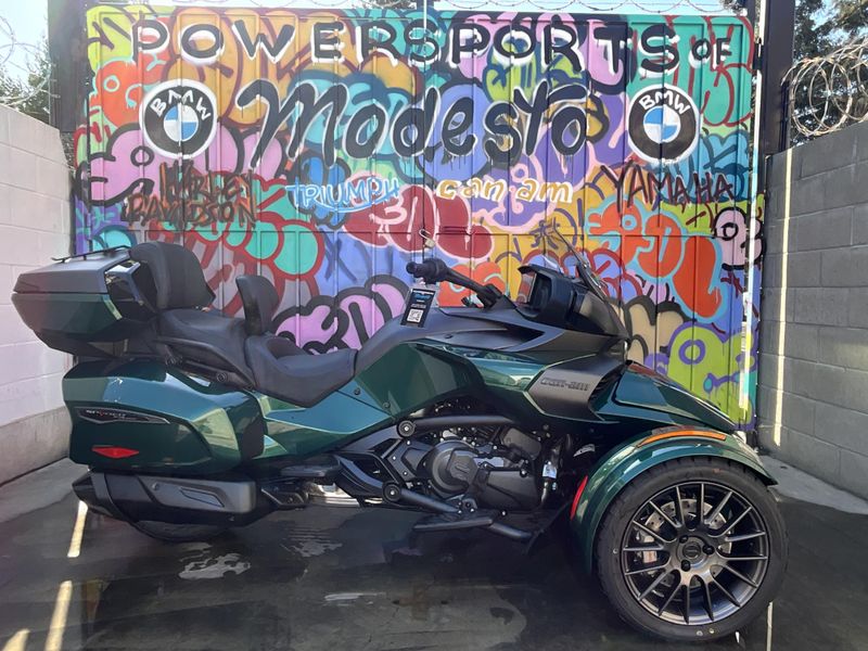 2025 Can-Am SPYDER F3 LIMITED Image 1