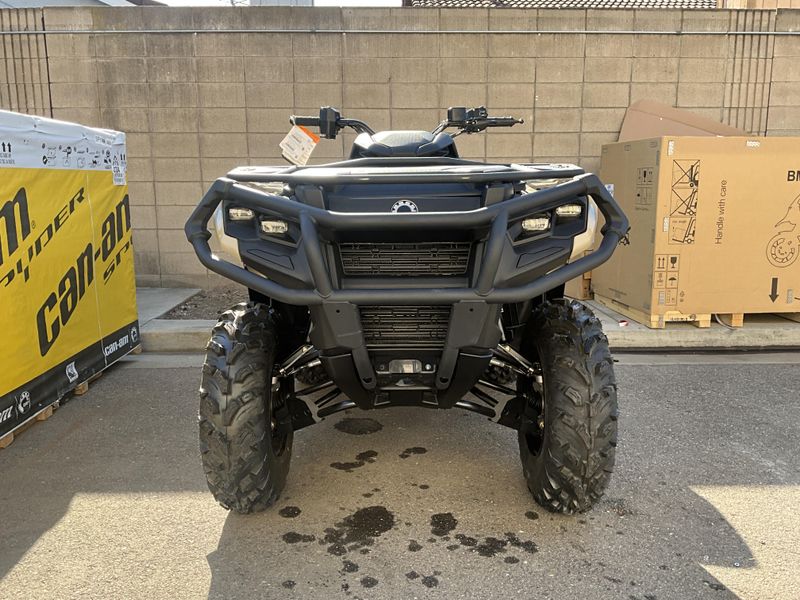 2025 Can-Am OUTLANDER PRO HD7 Image 2