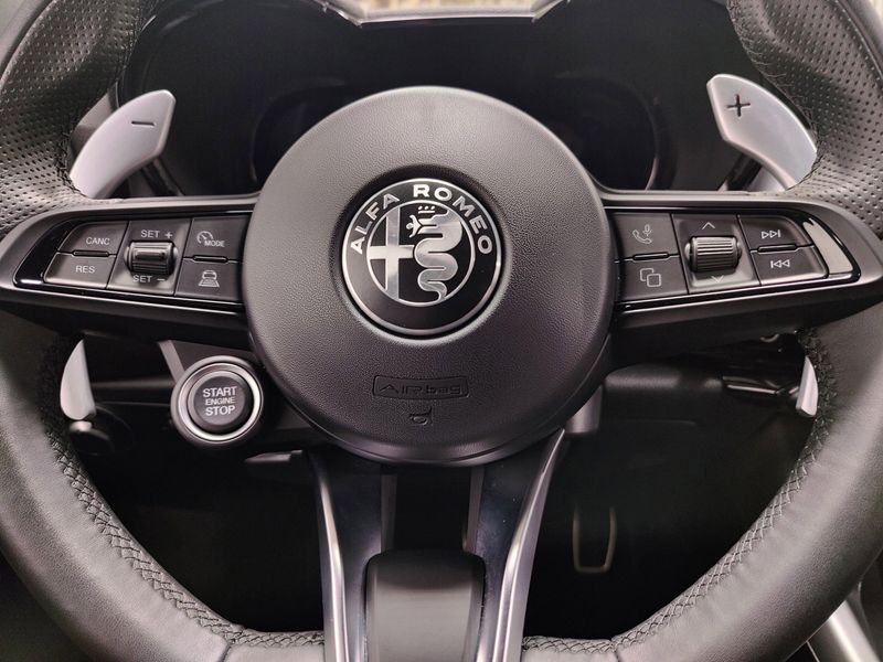 Used 2025 Alfa Romeo Tonale Tributo Italiano eAWDImage 32