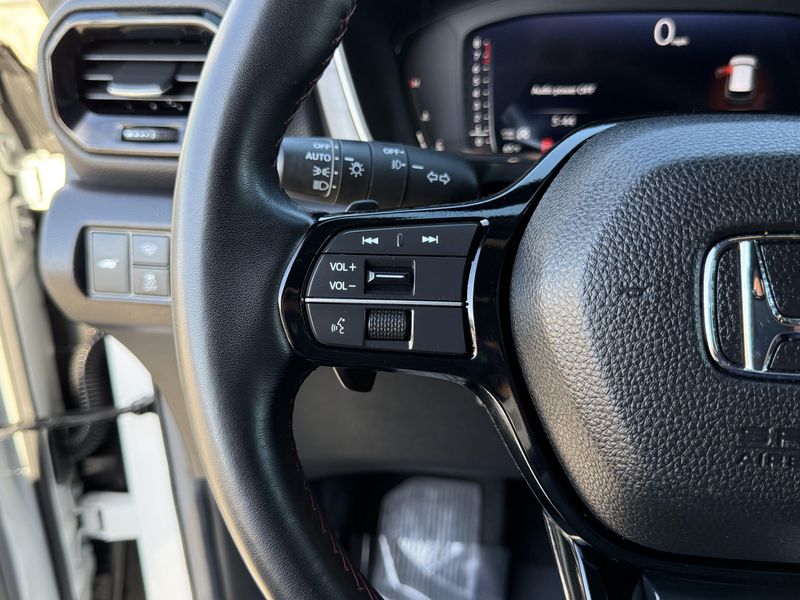 Used 2025 Honda Pilot Black EditionImage 24