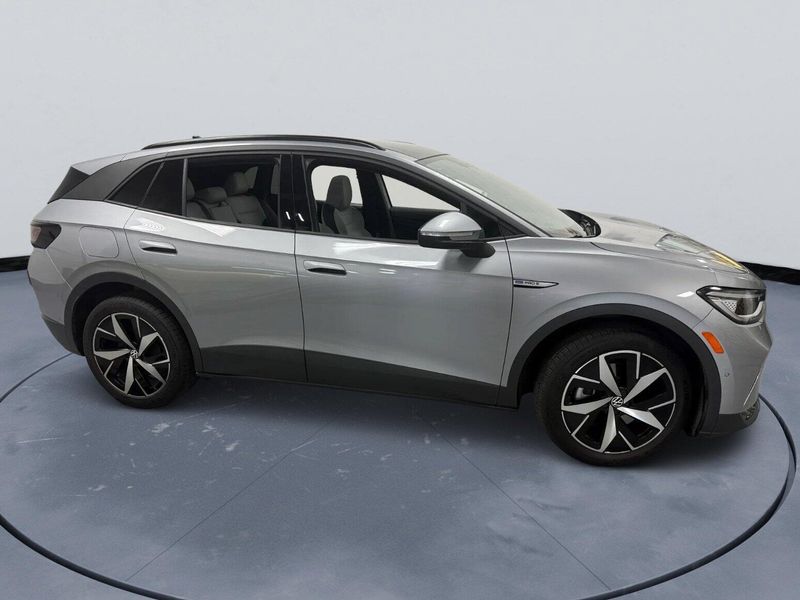 Used 2025 Volkswagen ID.4 Pro S AWD Long Range w/Glass RoofImage 4