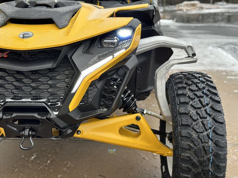 2024 Can-Am Maverick R X rs 999T DCTImage 11