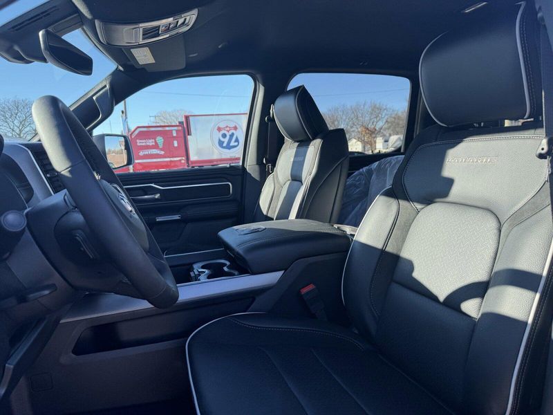 2025 RAM 1500 LaramieImage 10