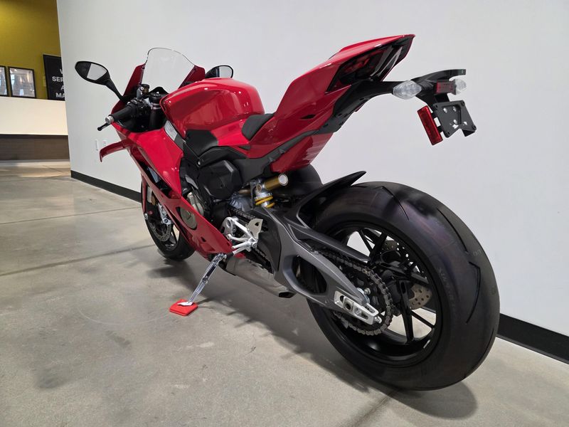 New 2025 Ducati Panigale V4 