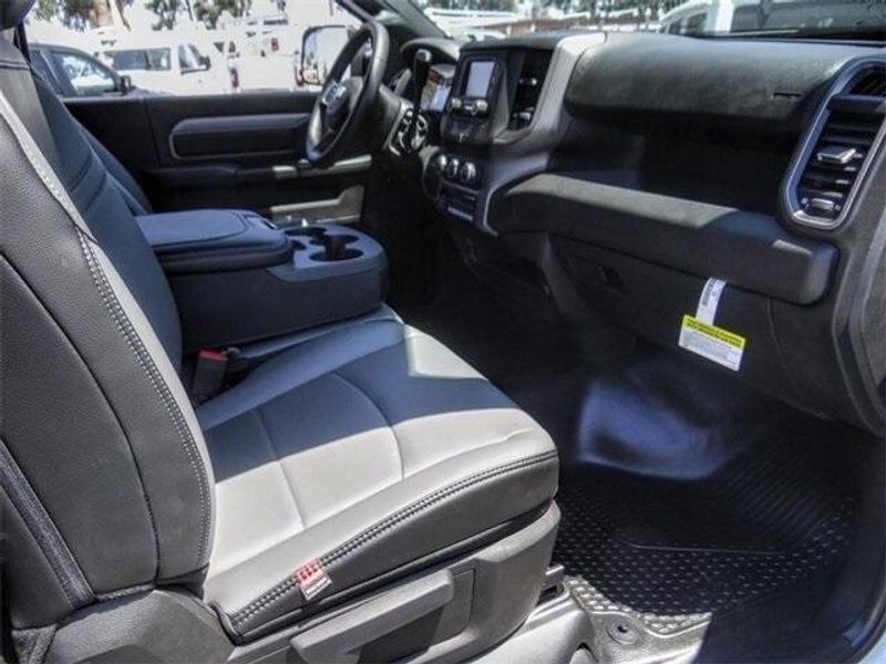 2022 RAM 2500 Tradesman Regular Cab 4x4 8