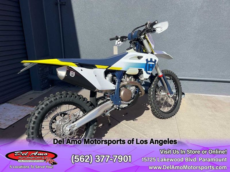 2024 HUSQVARNA FE 501W  in a WHITE exterior color. Del Amo Motorsports of Los Angeles (562) 262-9181 delamomotorsports.com 