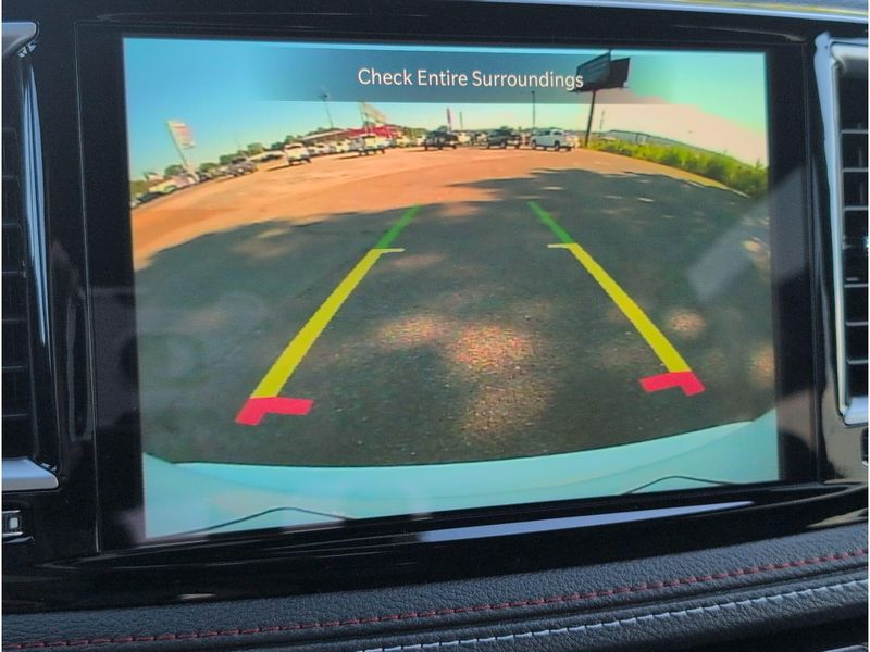 New 2027 Chrysler Pacifica SelectImage 15