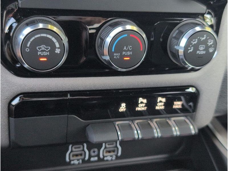 New 2026 RAM 1500 Express Crew Cab 4x4 5