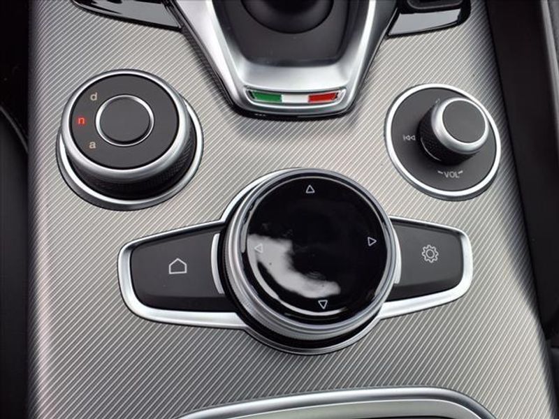 2025 Alfa Romeo Giulia RwdImage 23
