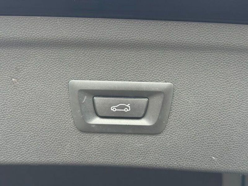 Used 2023 BMW iX xDrive50Image 17