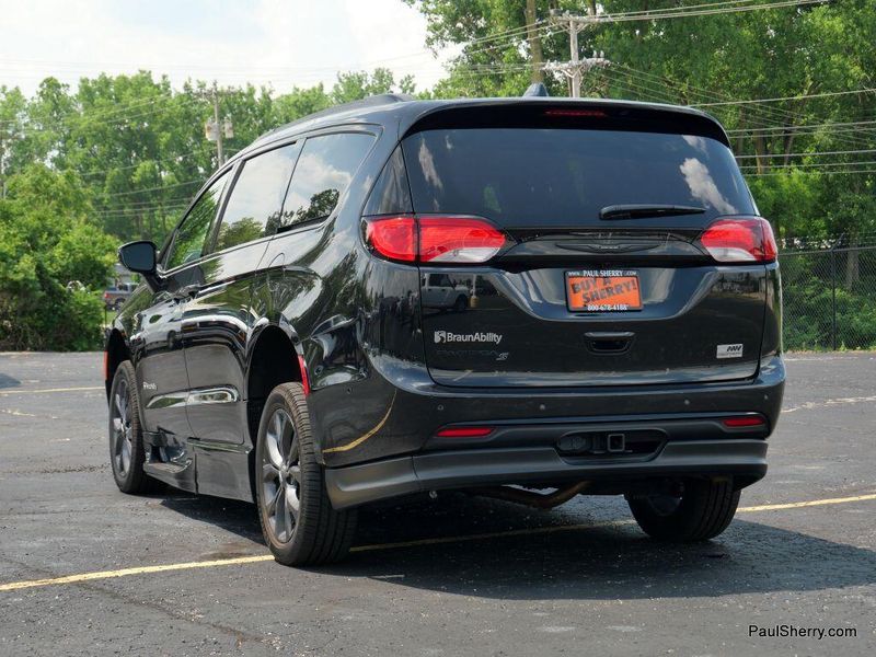 2019 Chrysler Pacifica Touring L Plus SImage 25