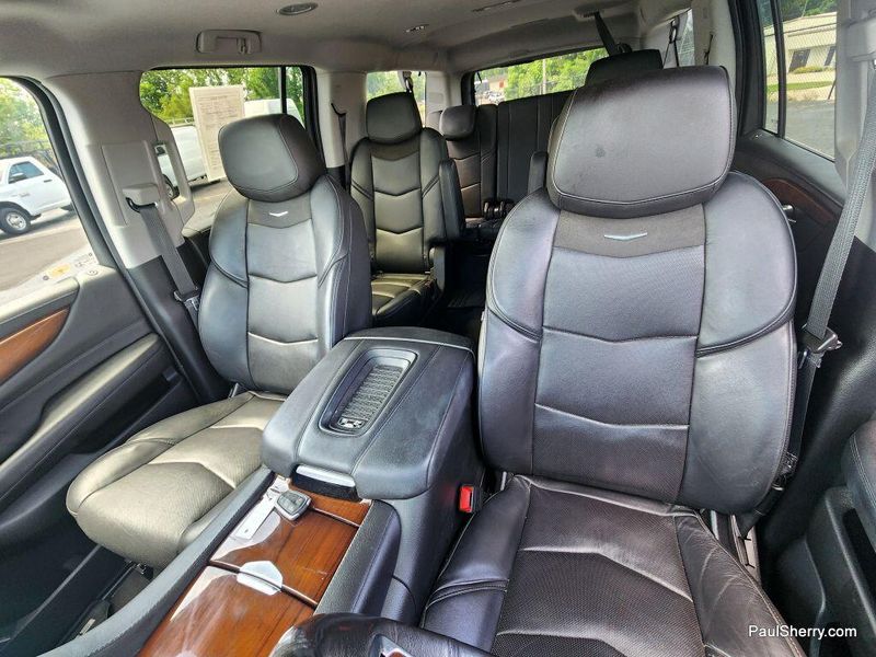 2019 Cadillac Escalade ESV Image 27