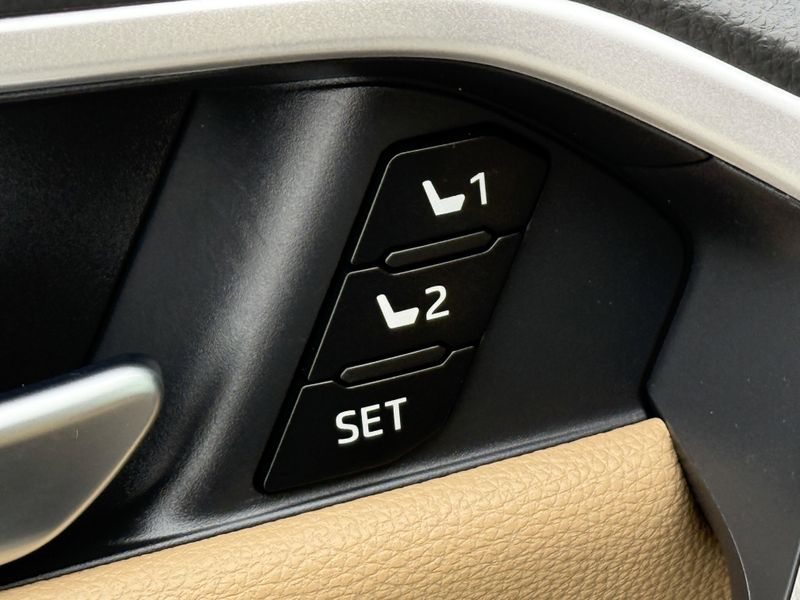 2021 Toyota RAV4 Hybrid LimitedImage 20