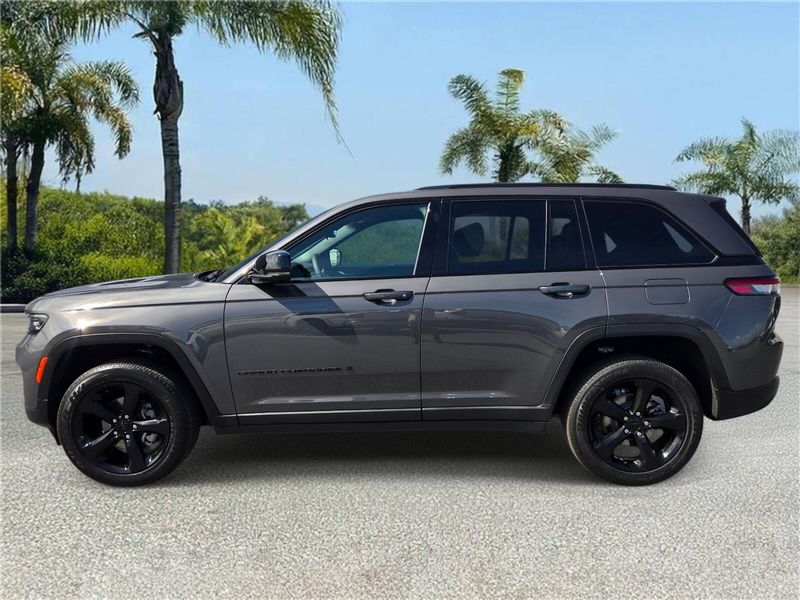 Used 2025 Jeep Grand Cherokee Altitude X 4x2