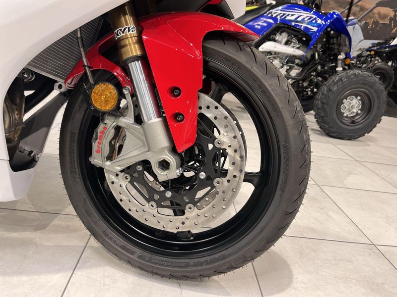 New 2025 Yamaha YZF-R9 Image 20