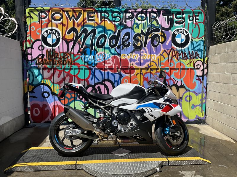 2025 BMW S 1000 RR Image 8