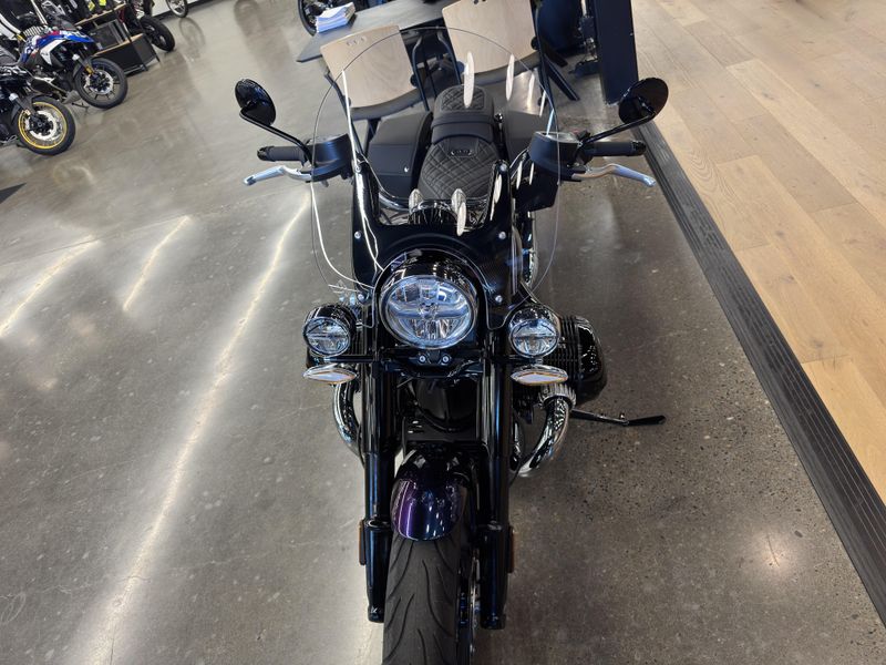 2023 BMW R 18 Classic - OPTION 719 - GALAXY DUST METALLIC - TITAN SILVER 2 METALLIC 