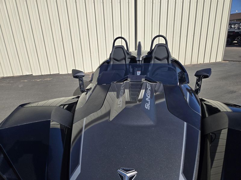 NEW 2025 POLARIS SLINGSHOT SLR AUTODRIVE Image 9