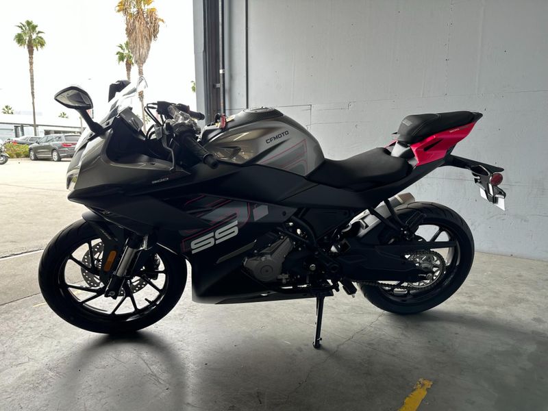 New 2025 CFMOTO 300SS Image 14