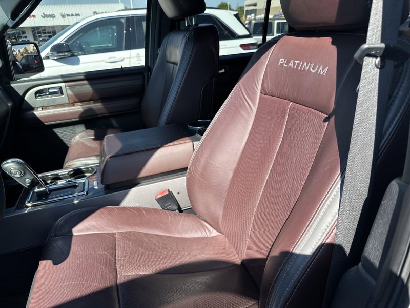 Used 2017 Ford Expedition PlatinumImage 30