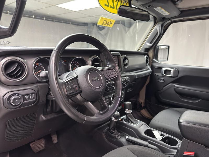 Used 2022 Jeep Wrangler Unlimited WillysImage 8