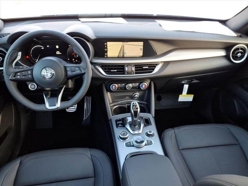 New 2025 Alfa Romeo Stelvio AwdImage 12