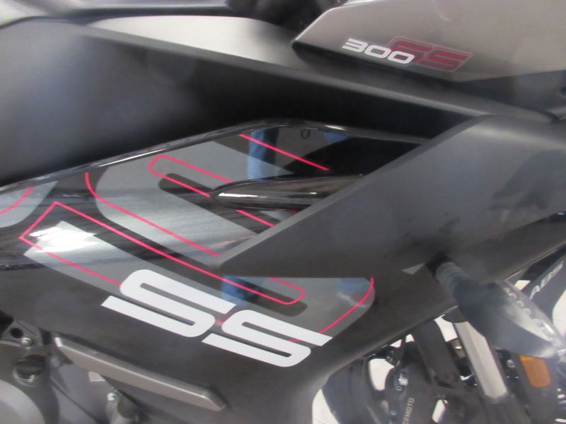 USED 2024 CFMOTO 300SS Image 11