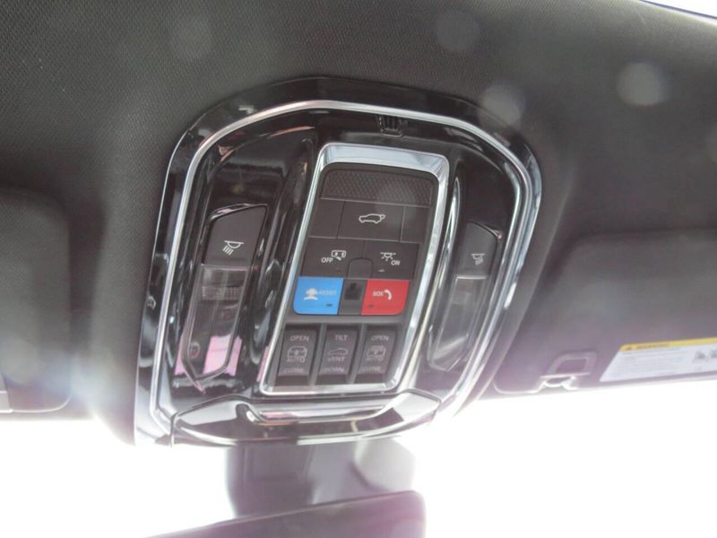 Used 2024 Jeep Grand Cherokee L Overland 4x4 4dr SUVImage 28