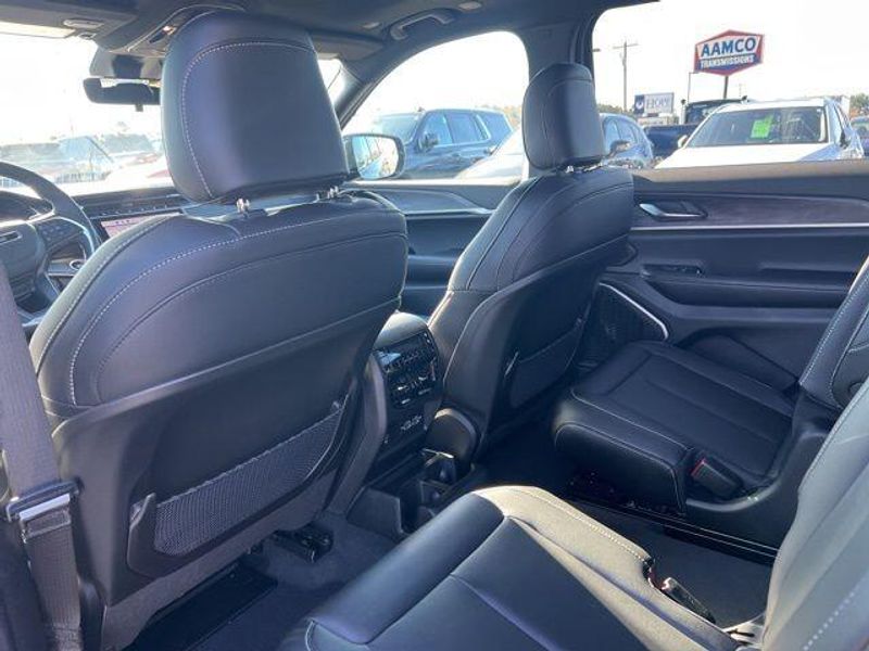 2025 Jeep Grand Cherokee L Limited 4x4