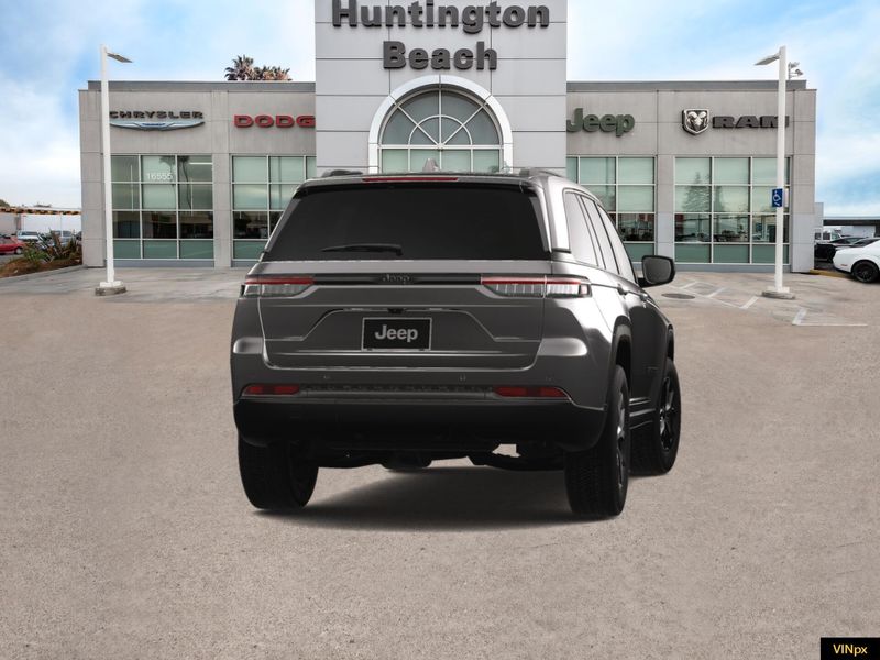 2025 Jeep Grand Cherokee Altitude X 4x2Image 14