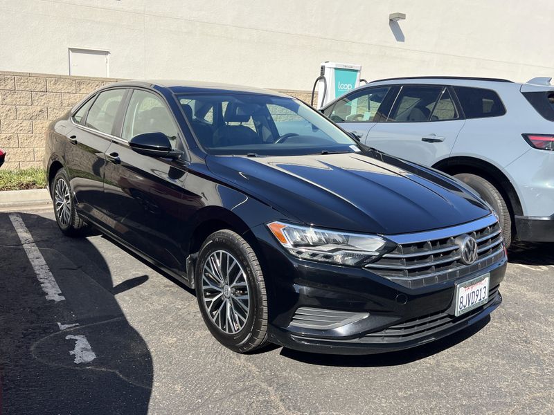 Used 2019 Volkswagen Jetta SEImage 2