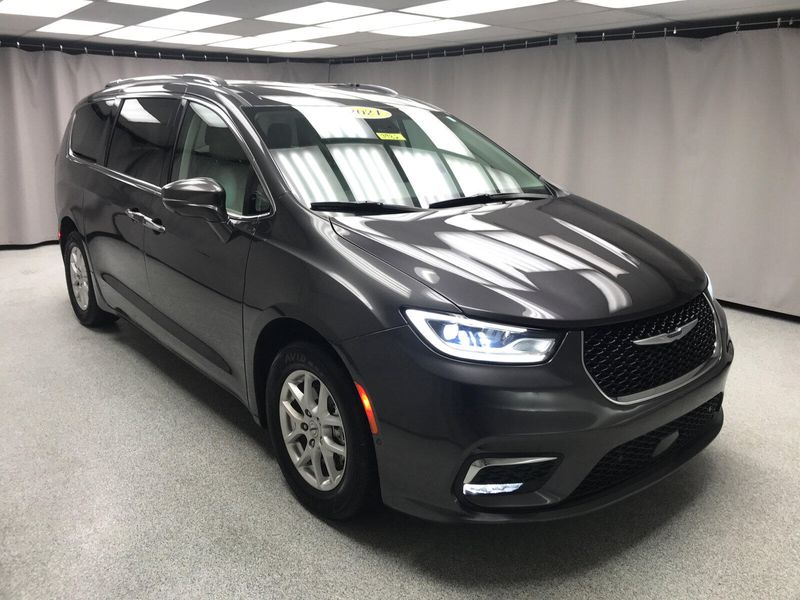 Used 2021 Chrysler Pacifica Touring LImage 25