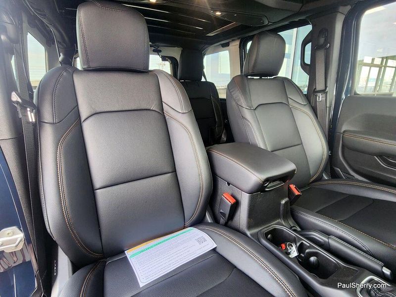 2025 Jeep Wrangler 4-door SaharaImage 27