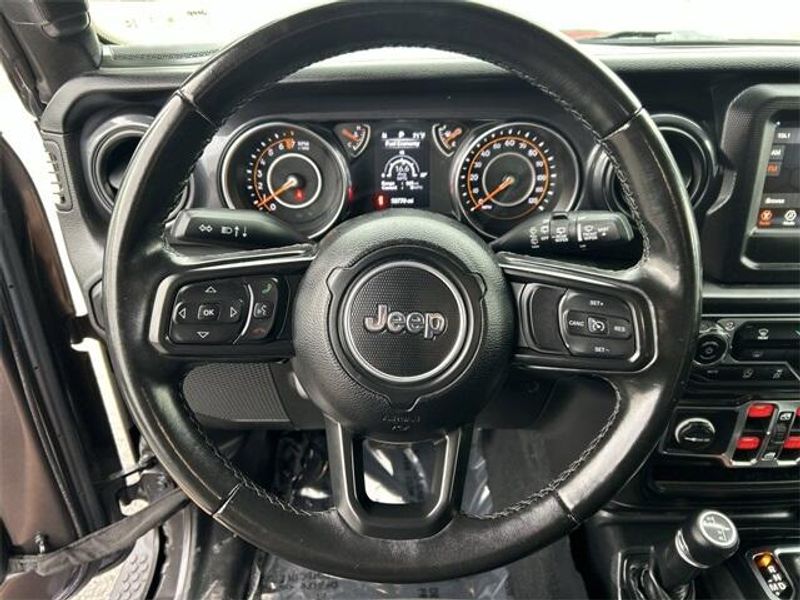 Used 2022 Jeep Wrangler Unlimited Sport AltitudeImage 21