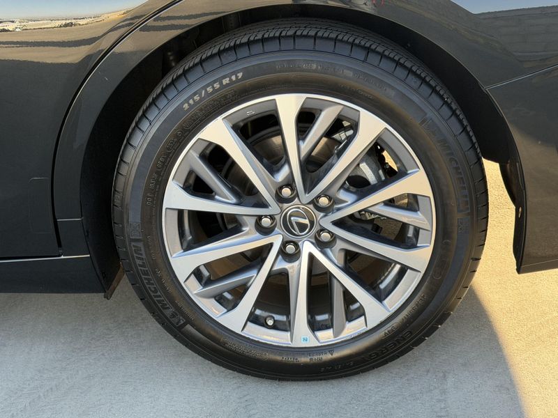 Used 2024 Lexus ES 350Image 16