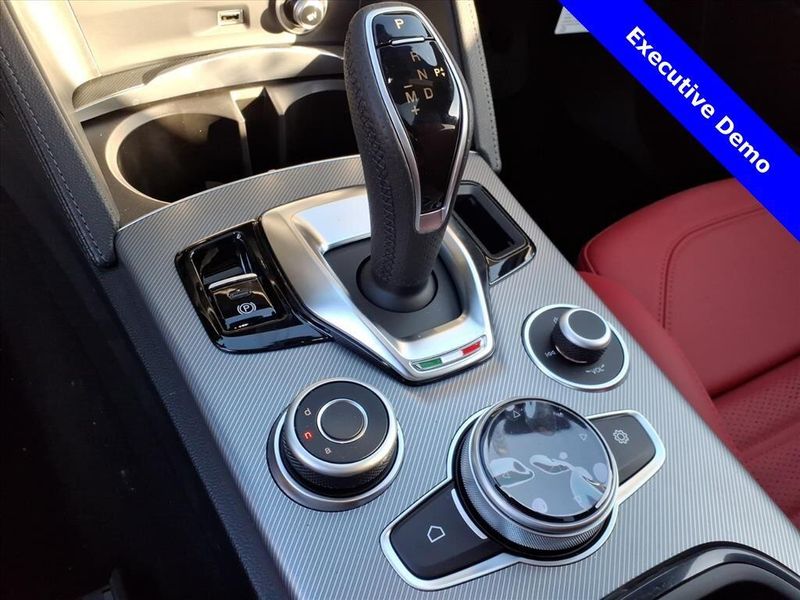 New 2025 Alfa Romeo Stelvio VeloceImage 23