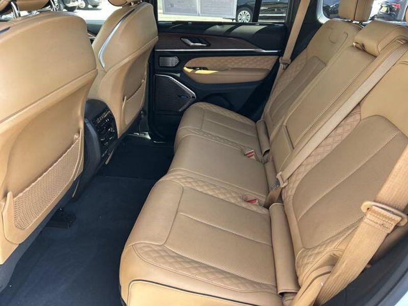 Used 2022 Jeep Grand Cherokee Summit 4xeImage 16