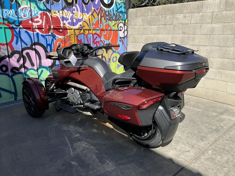 New 2026 Can-Am SPYDER F3 1330 LTD DEMO Image 7