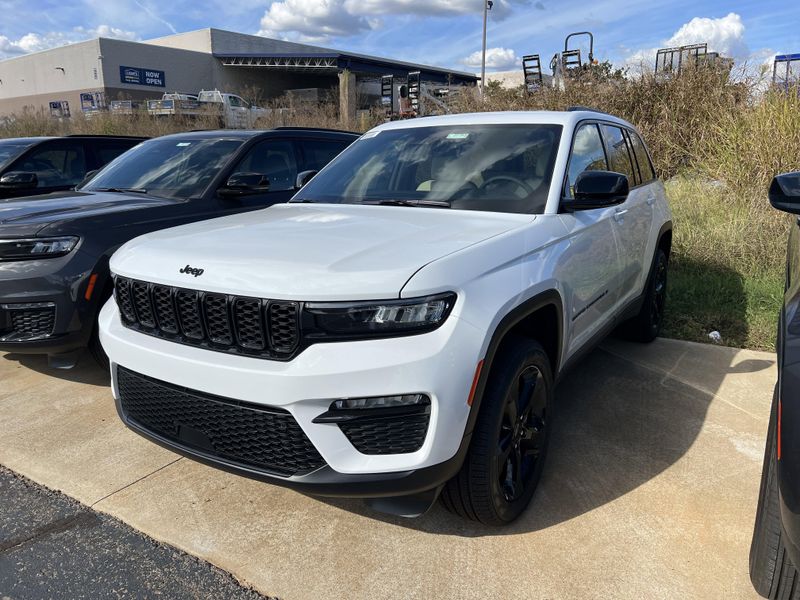 New 2025 Jeep Grand Cherokee Limited 4x4Image 1