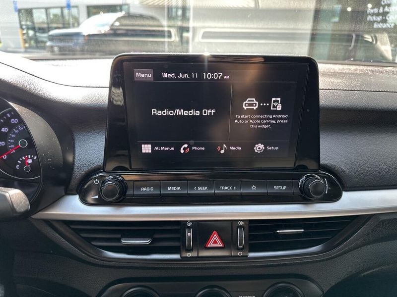2024 Kia Forte LXSImage 27